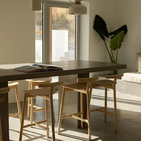 Nōstos Serifos Livadi (Serifos)