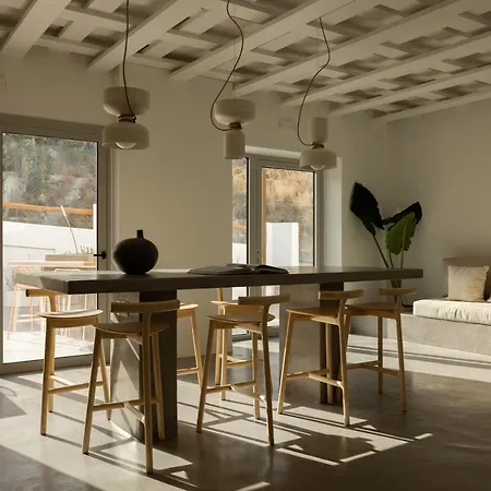 Nostos Serifos * Livadi (Serifos)