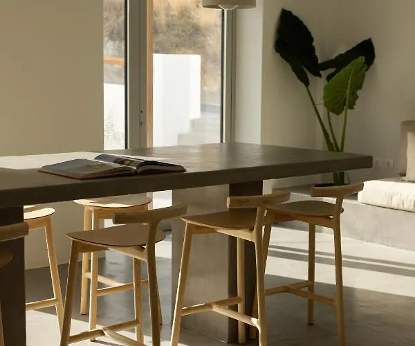 Nostos Serifos Λιβάδι