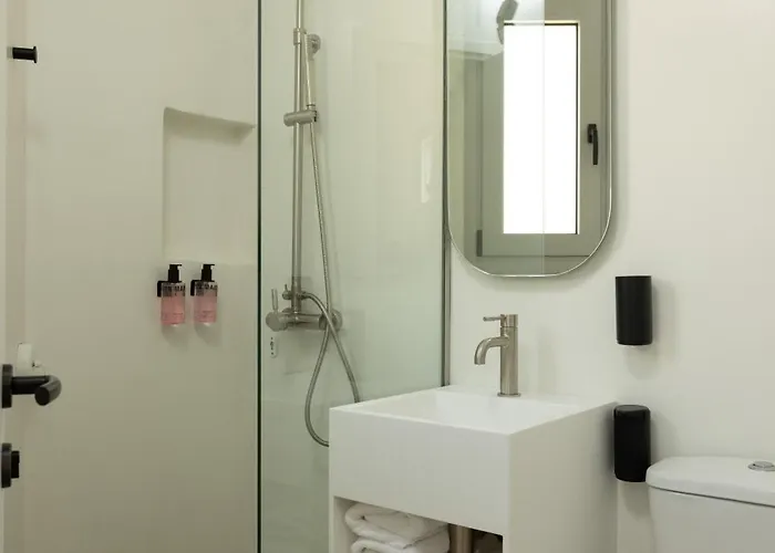 Nostos Serifos Λιβάδι